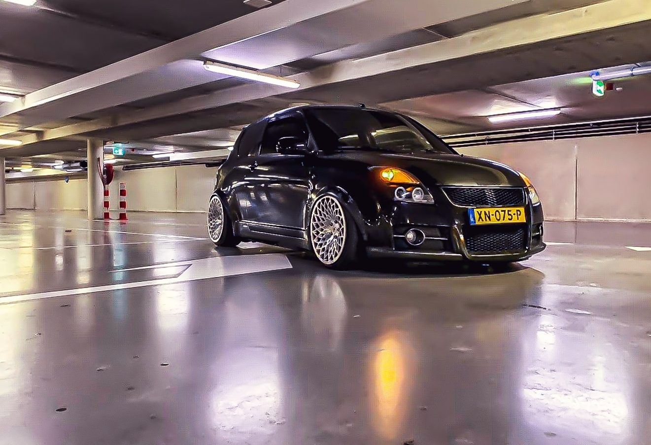 Suzuki Swift Sport - 18 inch Japan Racing JR17 - 9.5J ET25