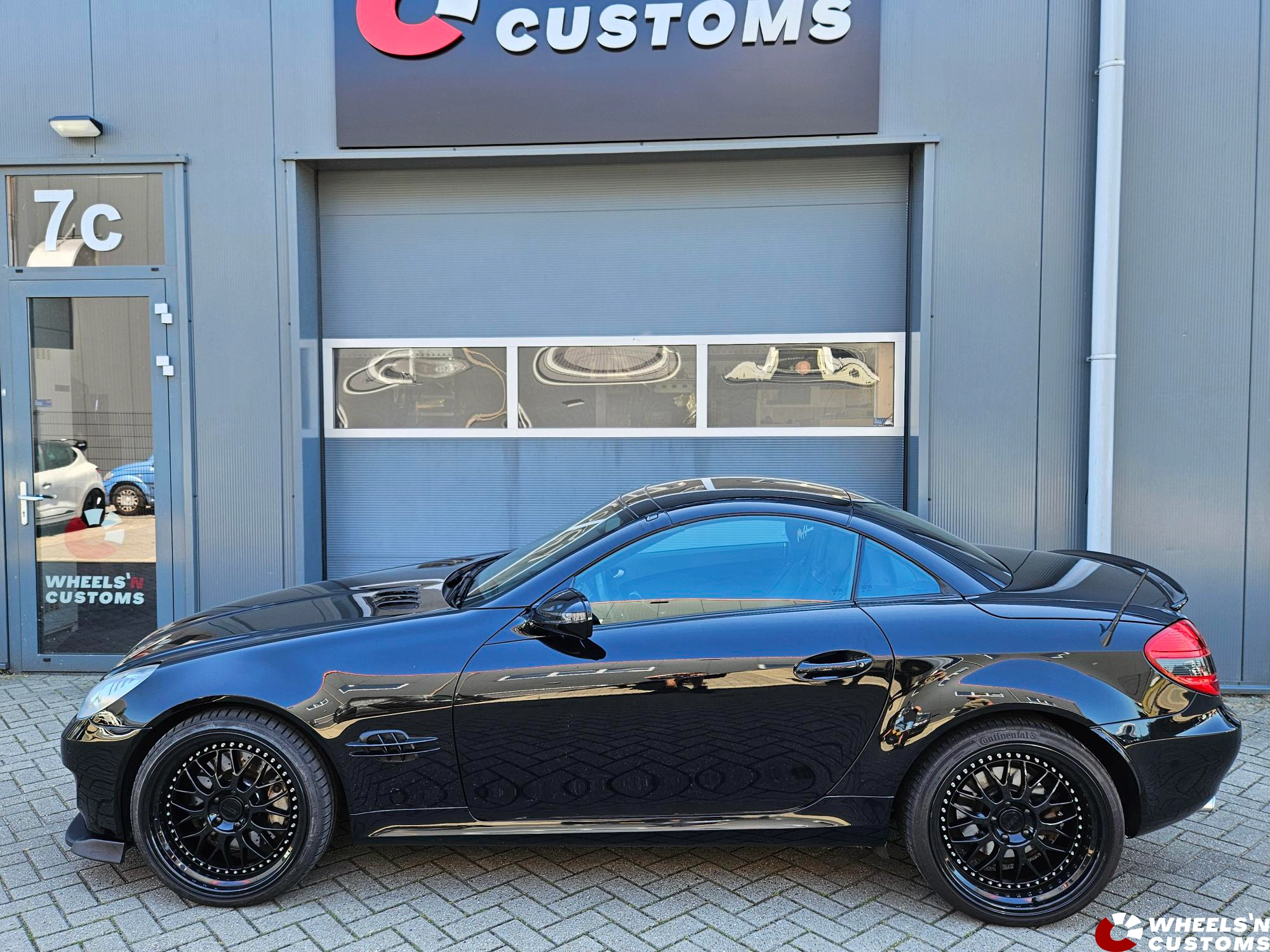 Mercedes  SLK R171 voorzien van Maxton Design onderdelen