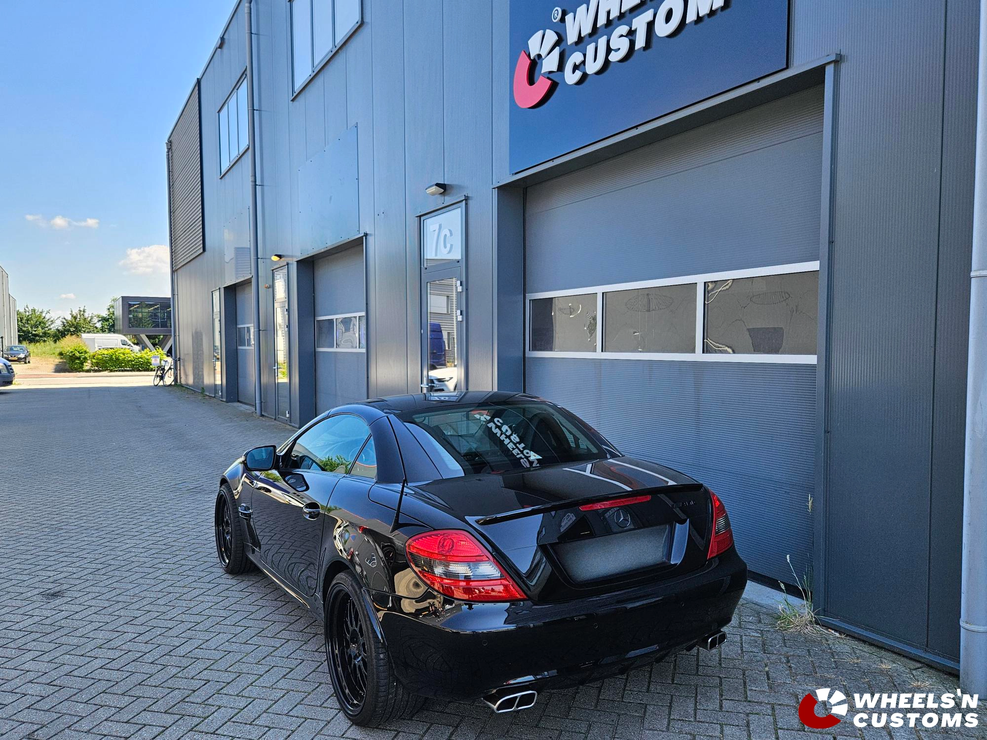 Mercedes  SLK R171 voorzien van Maxton Design onderdelen