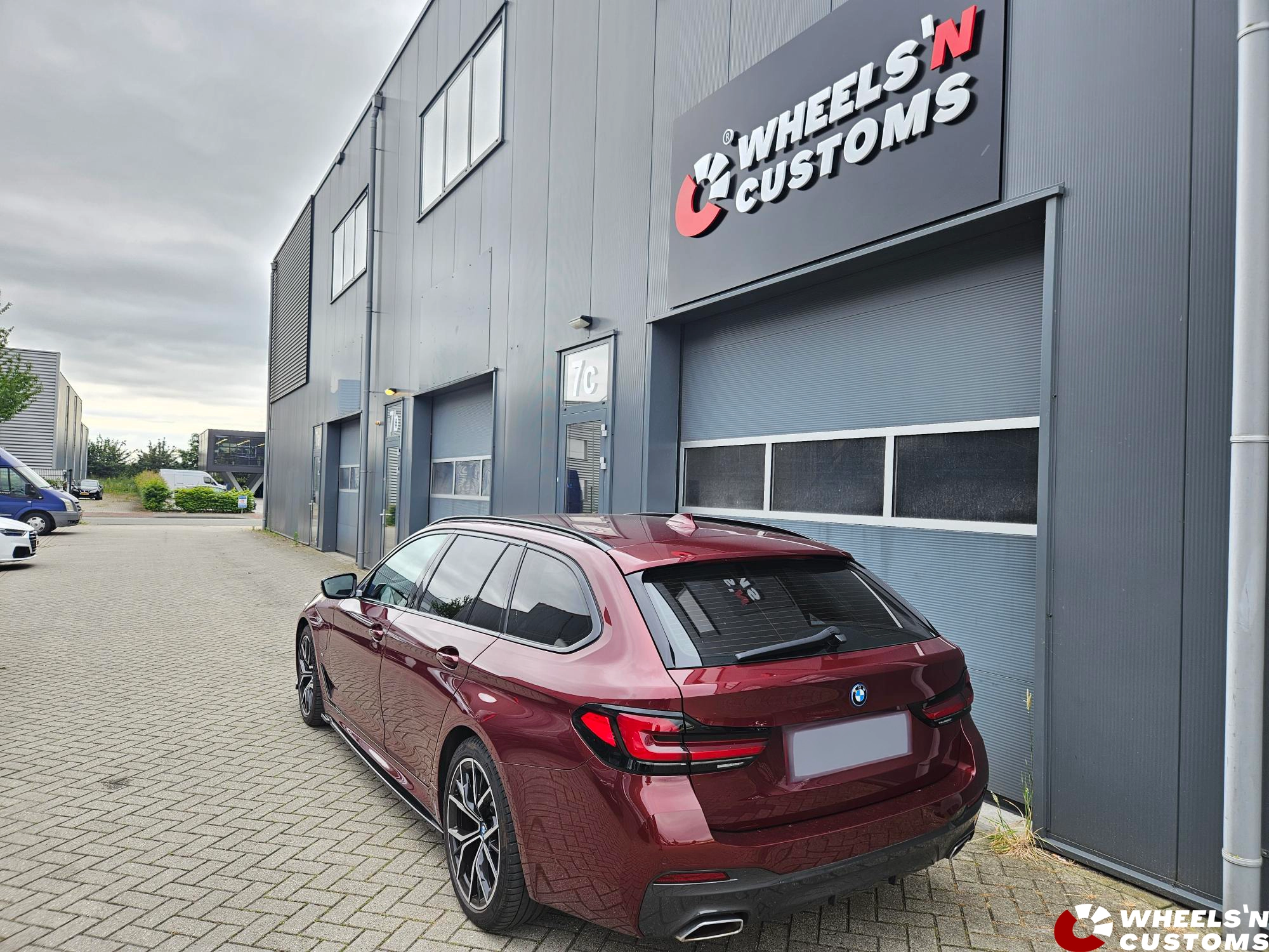 BMW  5 Serie G30 voorzien van Maxton Design onderdelen