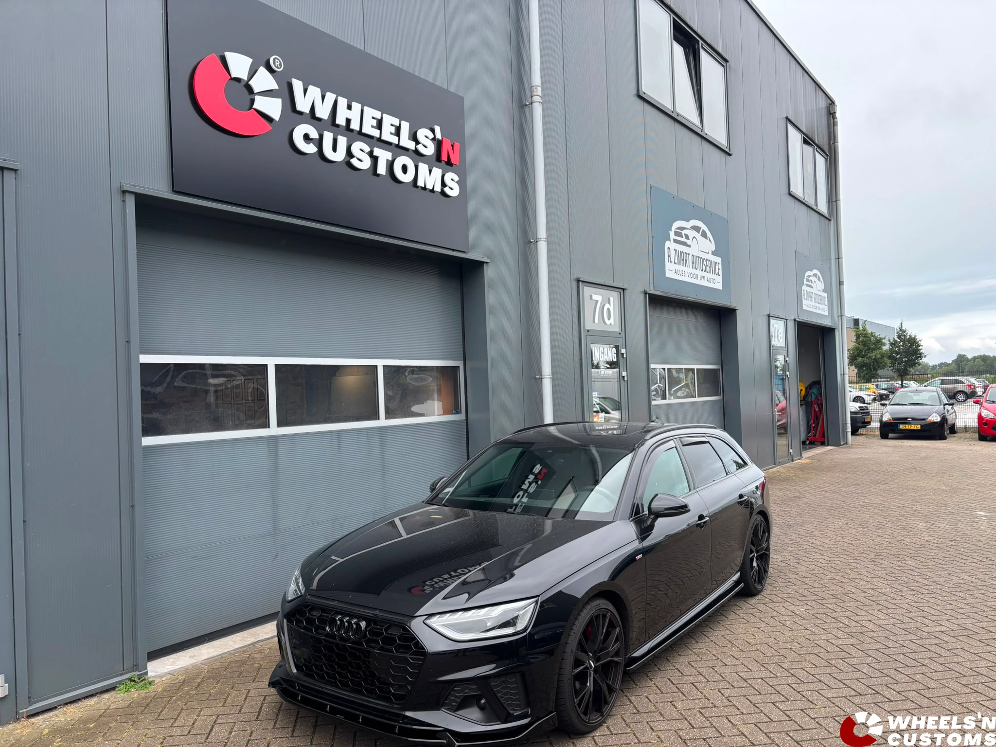 Audi A4 S-line voorzien van Maxton Design 
