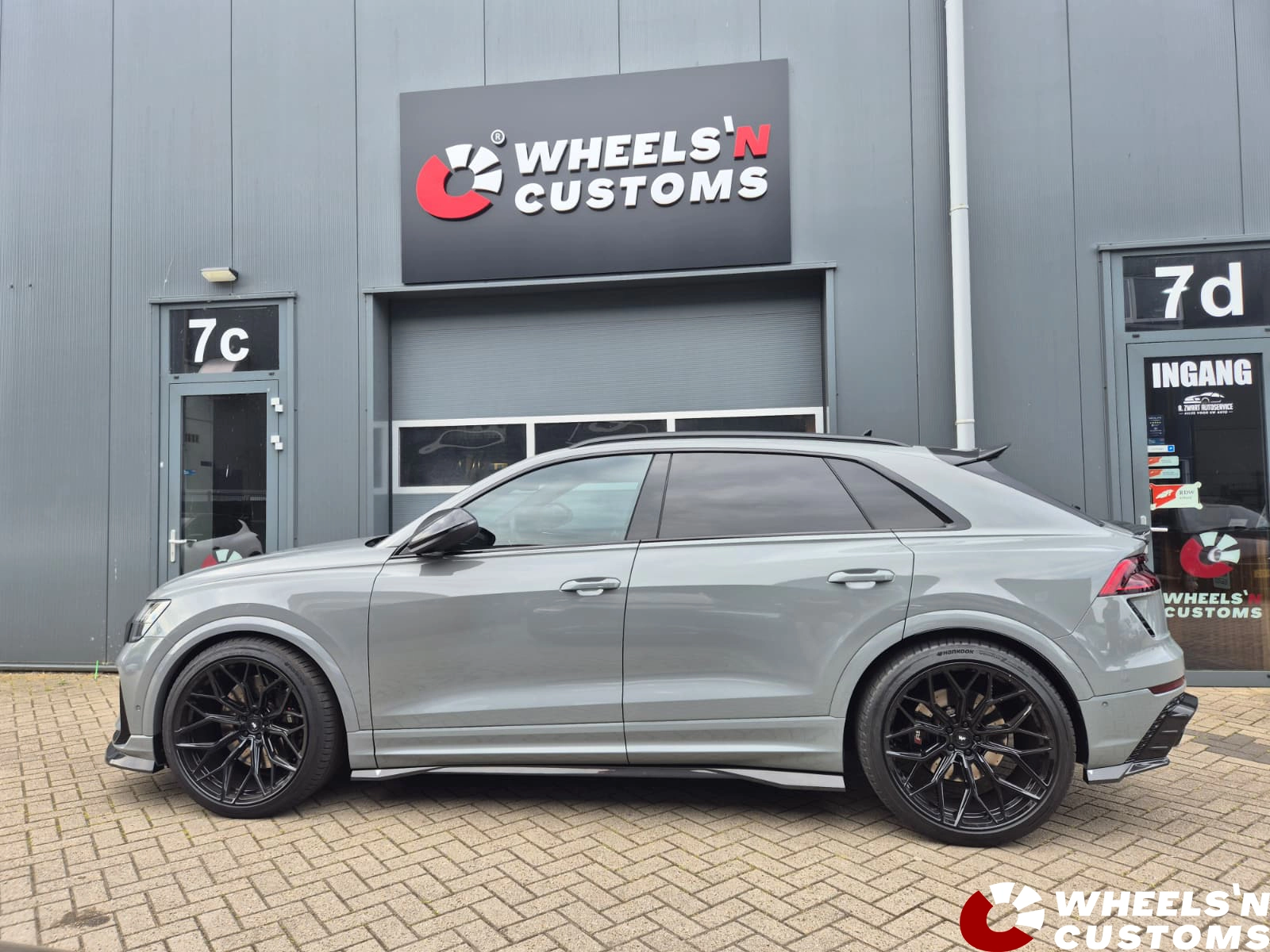 Audi RSQ8 Mk1 voorzien van Maxton Design onderdelen