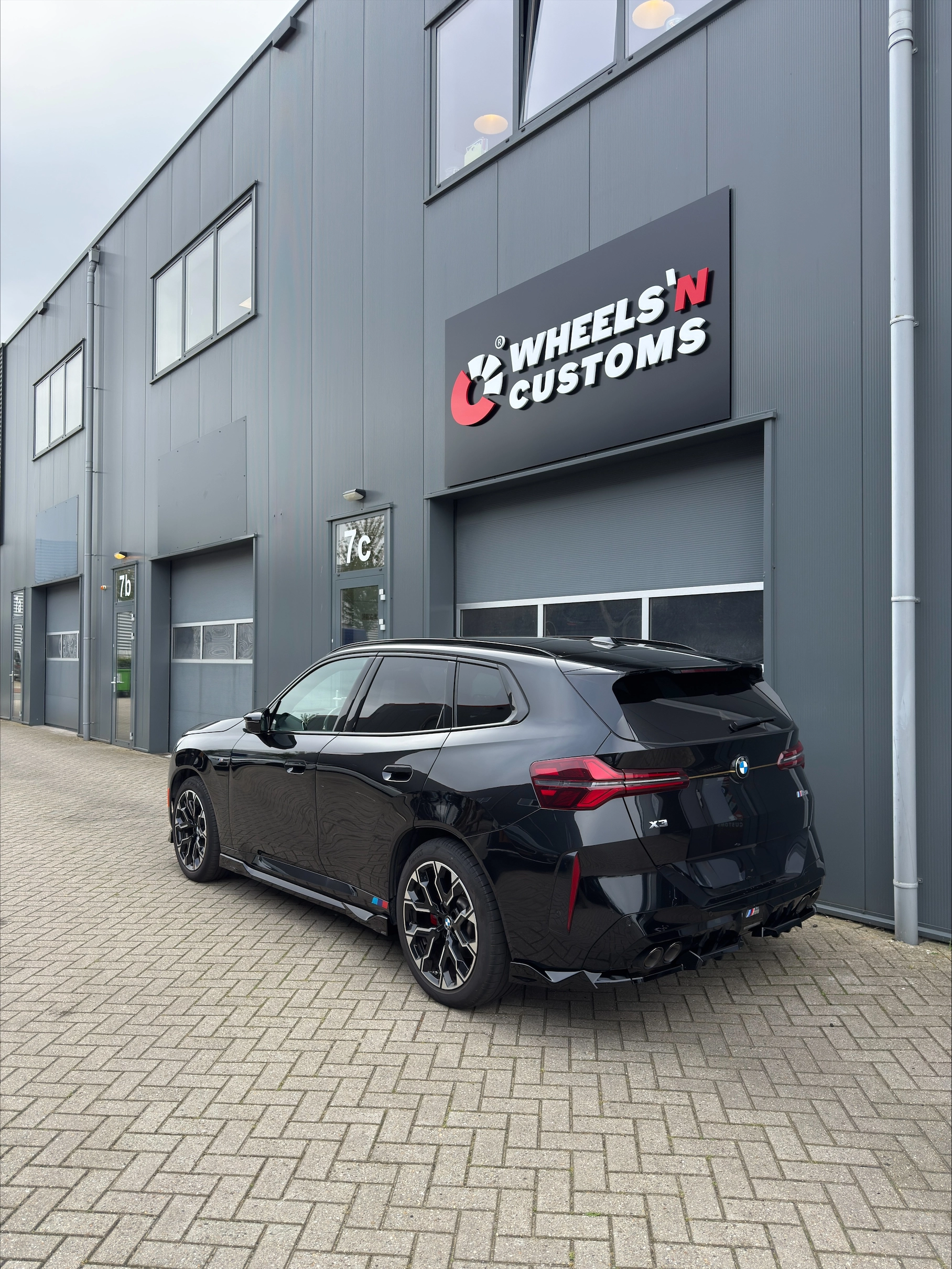 Deze BMW X3 M50 G45 is voorzien van nieuwe Maxton onderdelen 