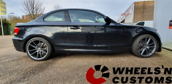 BMW 1 serie E82 - 18 inch Veemann V-FS25 - Gloss Graphite - 5x120 8J ET35 + 9J ET38.