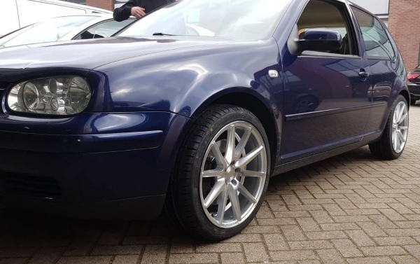 Volkswagen Golf 4 - 18 inch JF Luxury - 5x100 8J ET35