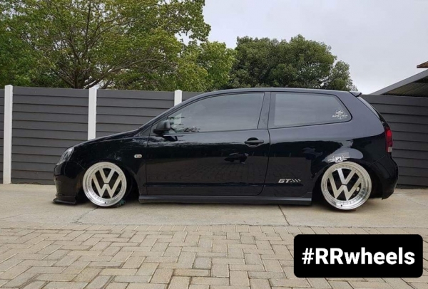 Volkswagen Polo MK6 - 17 inch JF Luxury VW logo